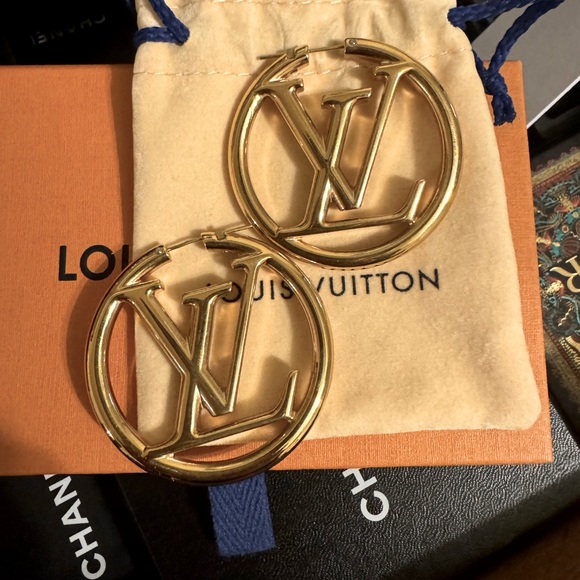 Louis Vuitton Louise Hoop GM Earrings - Picture 3 of 4
